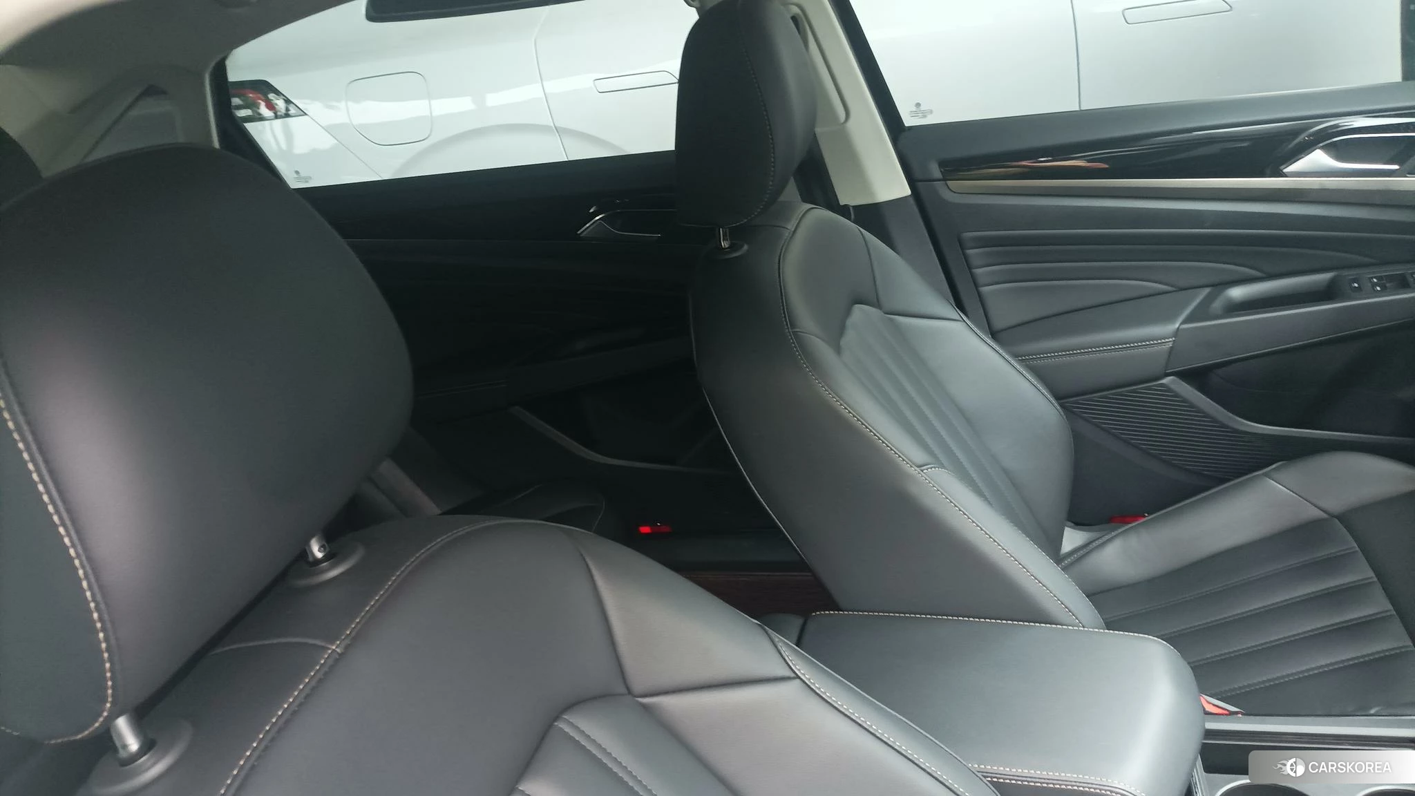 Volkswagen Passat 2020 Черный из Китая, фото 5