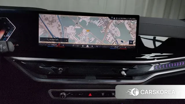 BMW X5 (G05) 2025 Светло-серебряный цвет из Кореи, фото 5