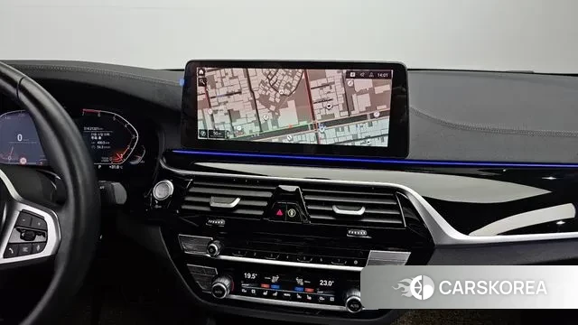 BMW 5 Series (G30) 2023 Серый из Кореи, фото 5