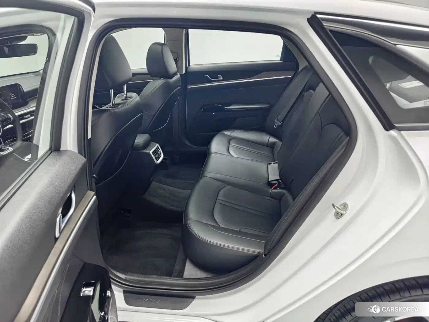 Kia K5 2025 Белый из Китая, фото 5