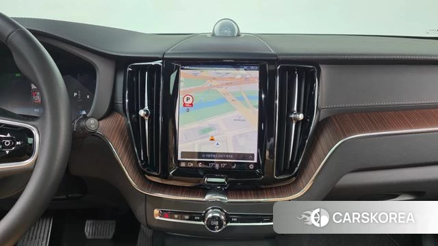 Volvo XC60 second Generation 2023 Белый из Кореи, фото 5