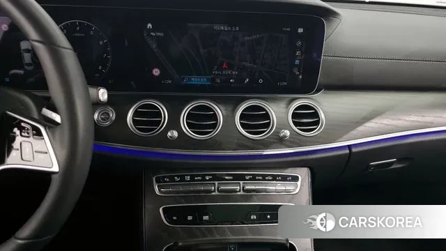 Mercedes-Benz E-Class W213 2023 Серебристо-серый из Кореи, фото 5