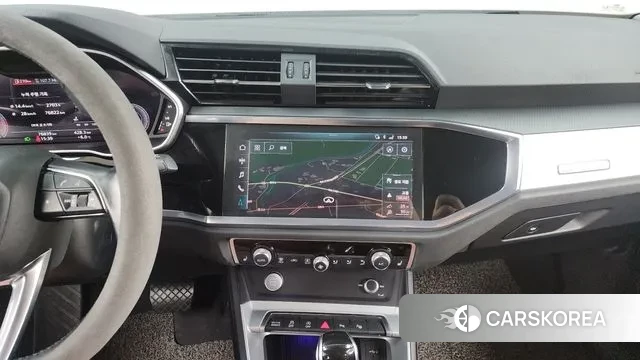 Audi Q3 (F3) 2020 Белый из Кореи, фото 5