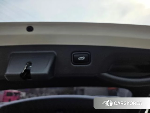 Kia Di Ol Nu Niro 2023 Белый из Кореи, фото 5