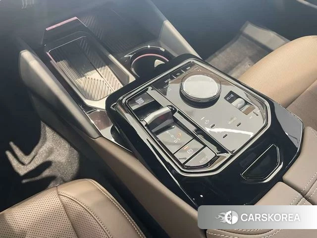 BMW 5 series 2025 Белый из Китая, фото 5