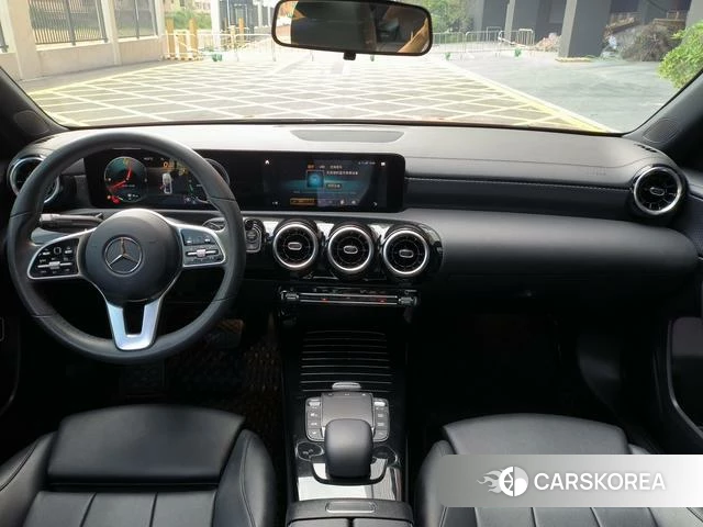 Mercedes-Benz Class A 2022 Красный из Китая, фото 5