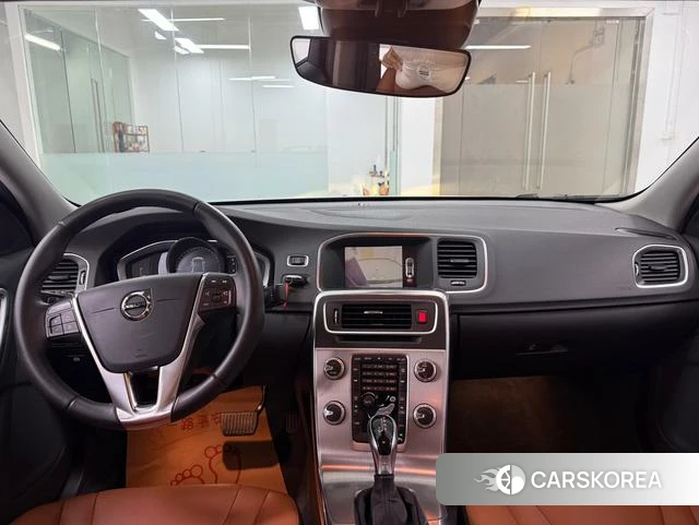 Volvo S60 2019 Белый из Китая, фото 5