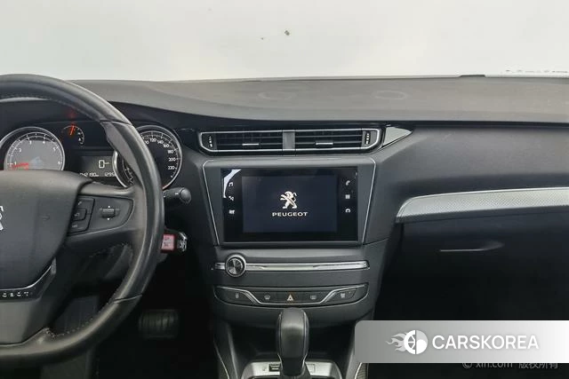 Peugeot 408 2021 Белый из Китая, фото 5