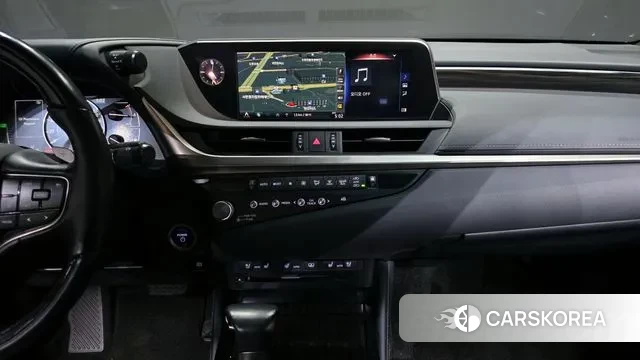 Lexus ES300h 7th generation 2021 Серебристо-серый из Кореи, фото 5