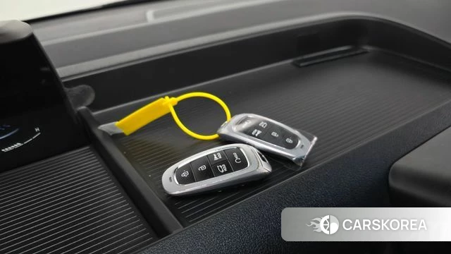 Hyundai Staria 2023 Серый из Кореи, фото 5