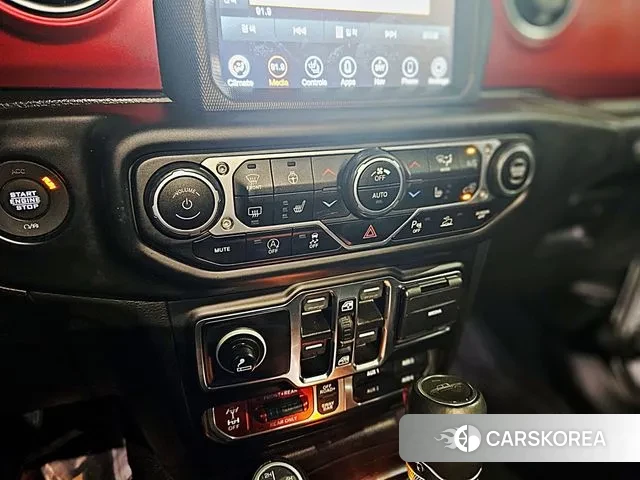 Jeep Gladiator (JT) 2022 Белый из Кореи, фото 5