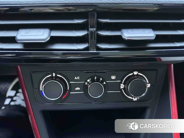 Volkswagen Polo 2023 Красный из Китая, фото 5
