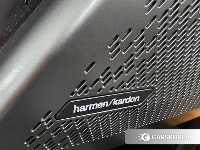 BMW 5 Series (G60) 2025 Светло-серебряный цвет из Кореи, фото 5