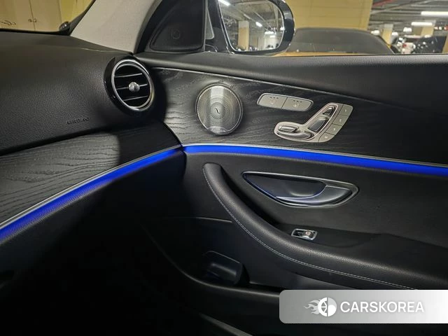 Mercedes-Benz E-Class W213 2019 Серебряный из Кореи, фото 5