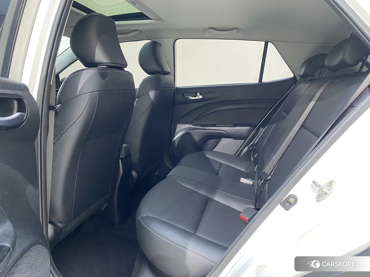 Kia KX1 2021 Белый из Китая, фото 5