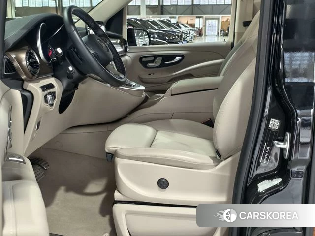 Mercedes-Benz V-class 2023 Черный из Китая, фото 5