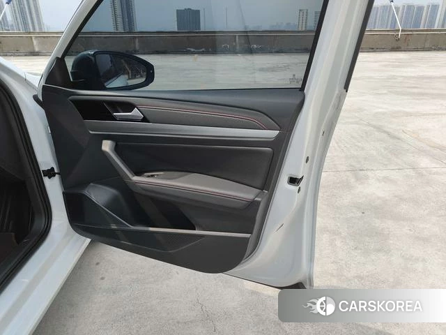 Volkswagen Lavida 2025 Белый из Китая, фото 5