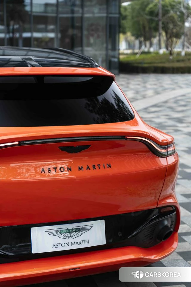 Aston Martin DBX 2022 Оранжевый из Китая, фото 5