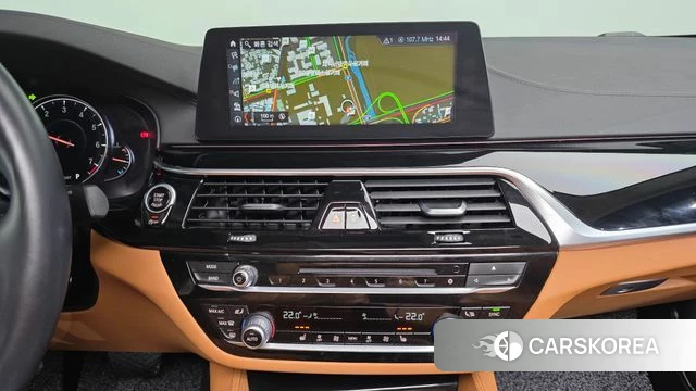BMW 5 Series (G30) 2018 Серый из Кореи, фото 5