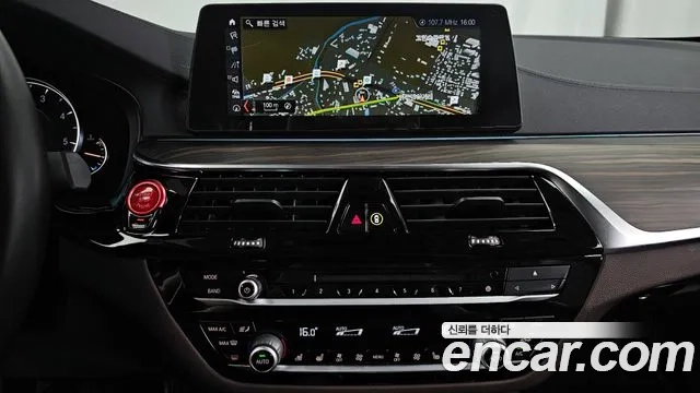 BMW 5 Series (G30) 2018 Белый из Кореи, фото 5