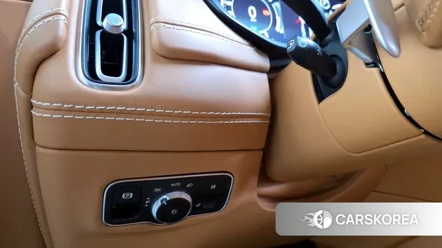 Aston Martin DBX 2023 Белый из Кореи, фото 5