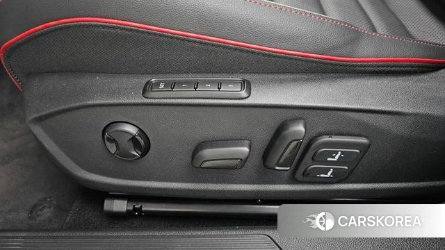 Volkswagen Golf 8th Generation 2024 Белый из Кореи, фото 5