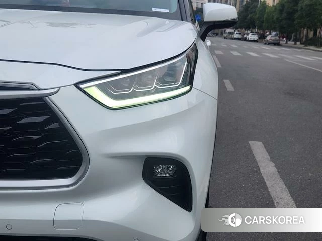 Toyota Highlander 2023 Белый из Китая, фото 5