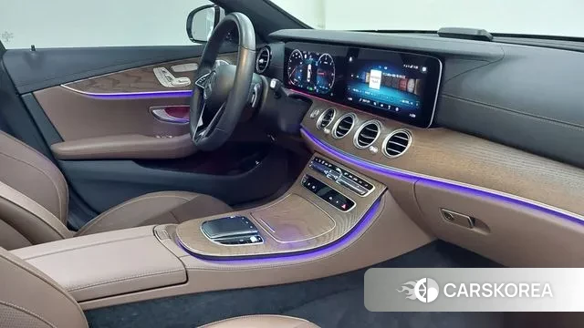 Mercedes-Benz E-Class W213 2023 Белый из Кореи, фото 5