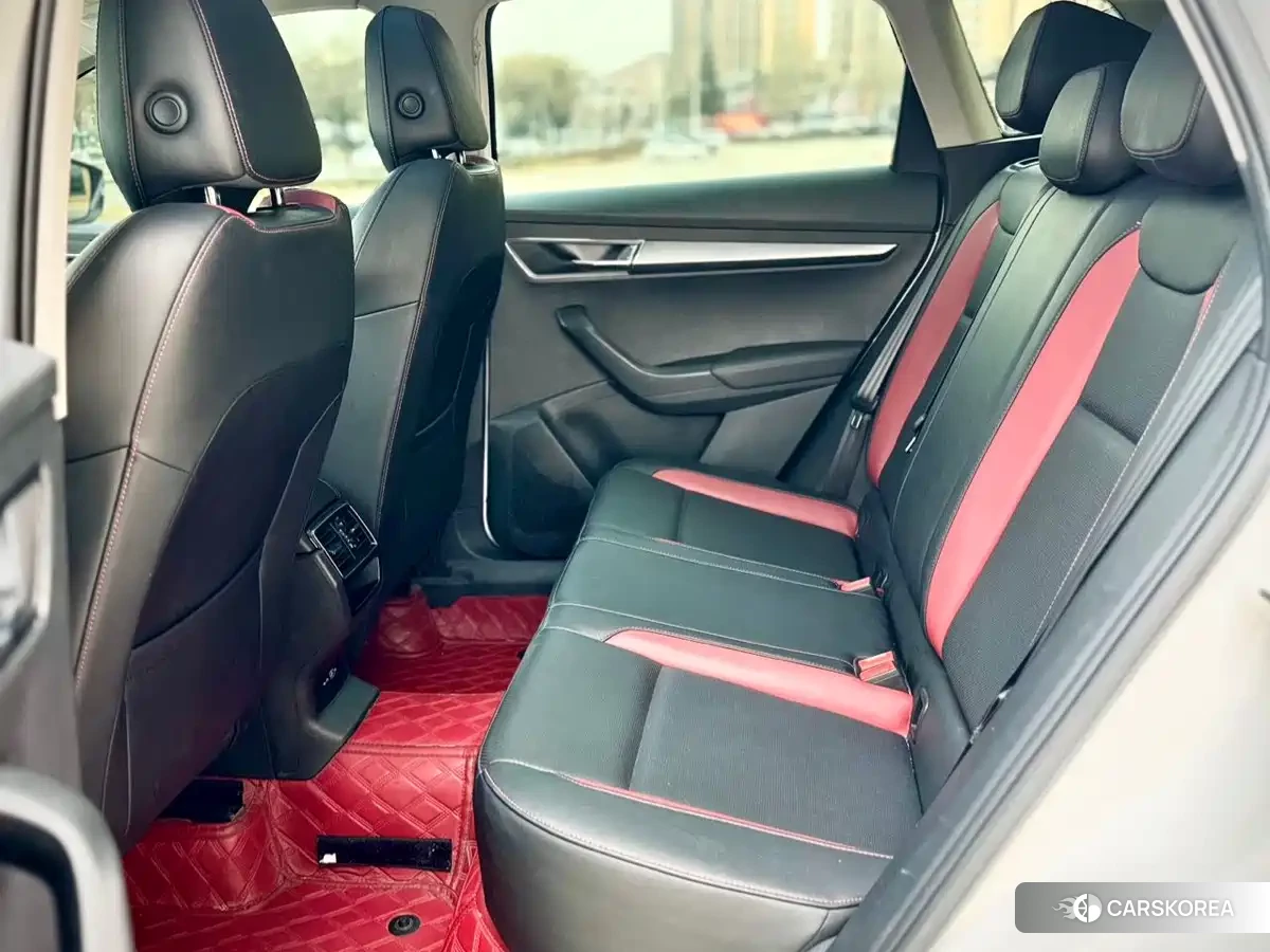 Skoda Krok 2022 Белый из Китая, фото 5