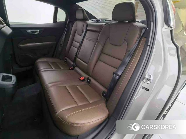 Volvo S60 2021 Серебристо-серый из Китая, фото 5