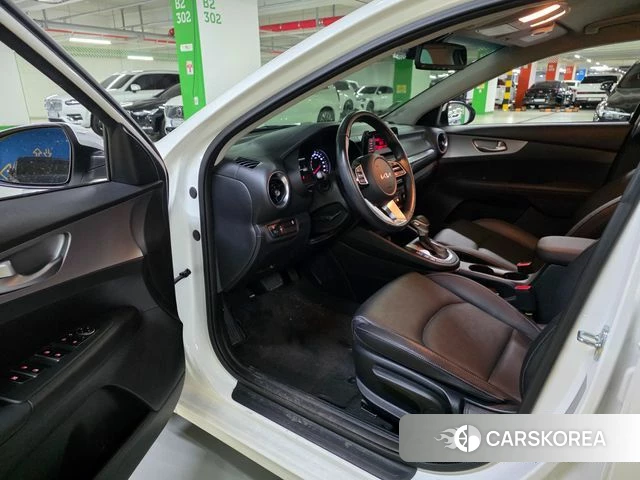 Kia The New K3 2nd generation 2022 Белый из Кореи, фото 5