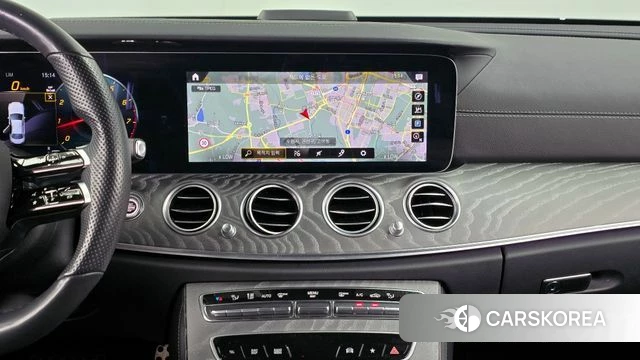 Mercedes-Benz E-Class W213 2022 Белый из Кореи, фото 5