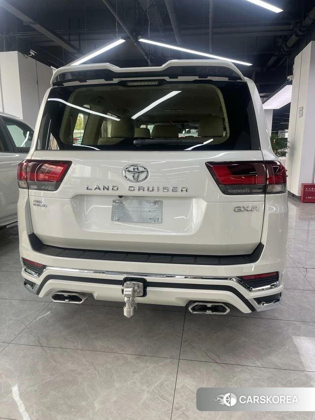 Toyota Land Cruiser (imported) 2024 Белый из Китая, фото 5