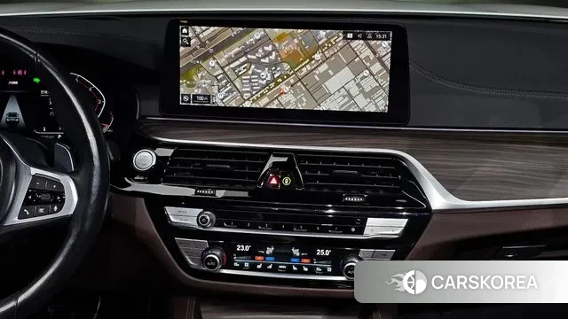 BMW 5 Series (G30) 2021 Белый из Кореи, фото 5