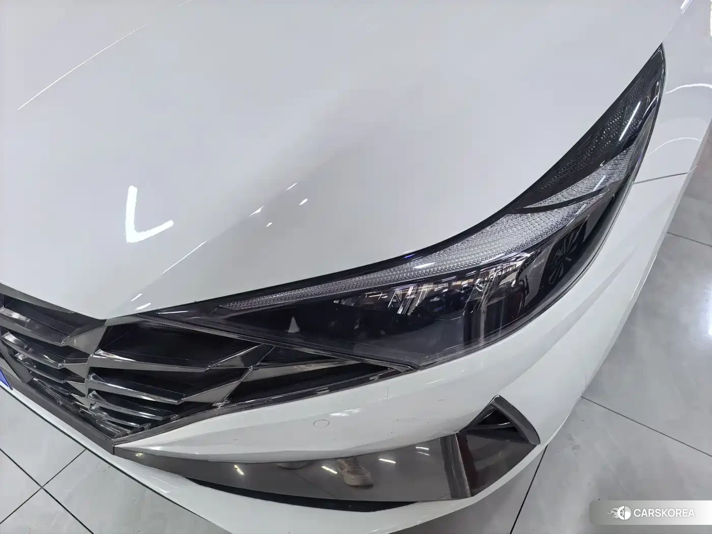 Hyundai Elantra 2023 Белый из Китая, фото 5