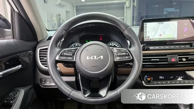 Kia Seltos 2022 Белый из Кореи, фото 5