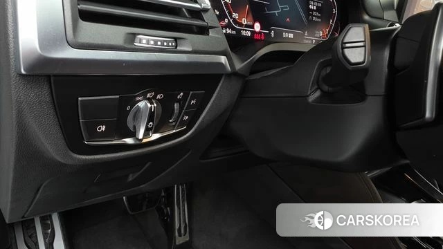 BMW X4 (G02) 2024 Серебристо-серый из Кореи, фото 5