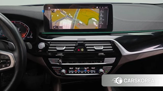 BMW 5 Series (G30) 2022 Черный из Кореи, фото 5