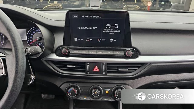 Kia The New K3 2nd generation 2023 Белый из Кореи, фото 5