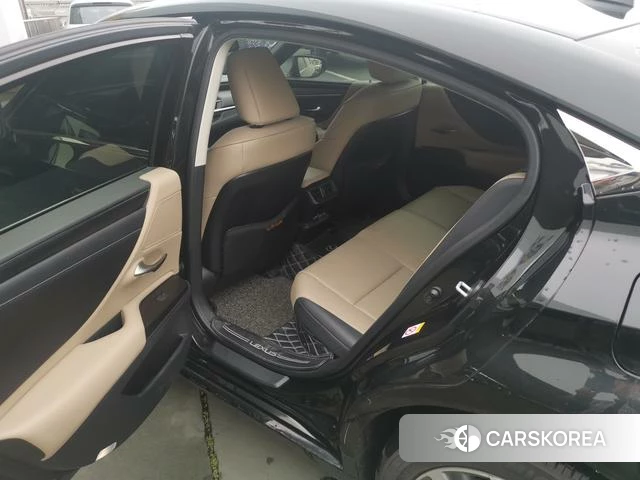 Lexus ES 2019 Черный из Китая, фото 5