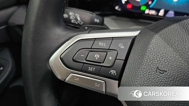 Volkswagen Golf 8th Generation 2022 Белый из Кореи, фото 5