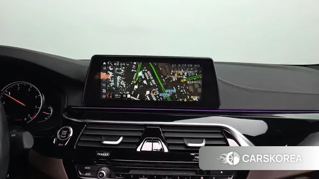 BMW 5 Series (G30) 2018 Синий из Кореи, фото 5