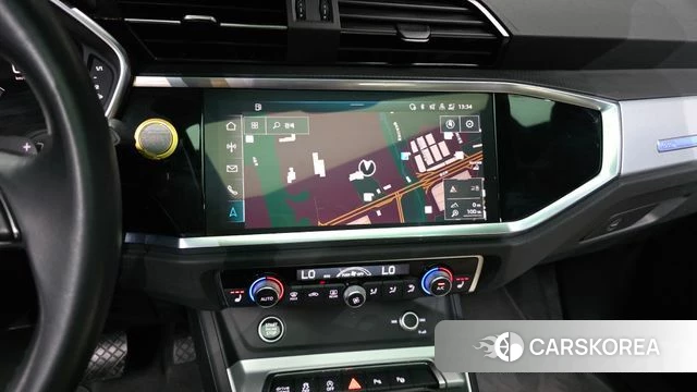 Audi Q3 (F3) 2023 Черный из Кореи, фото 5