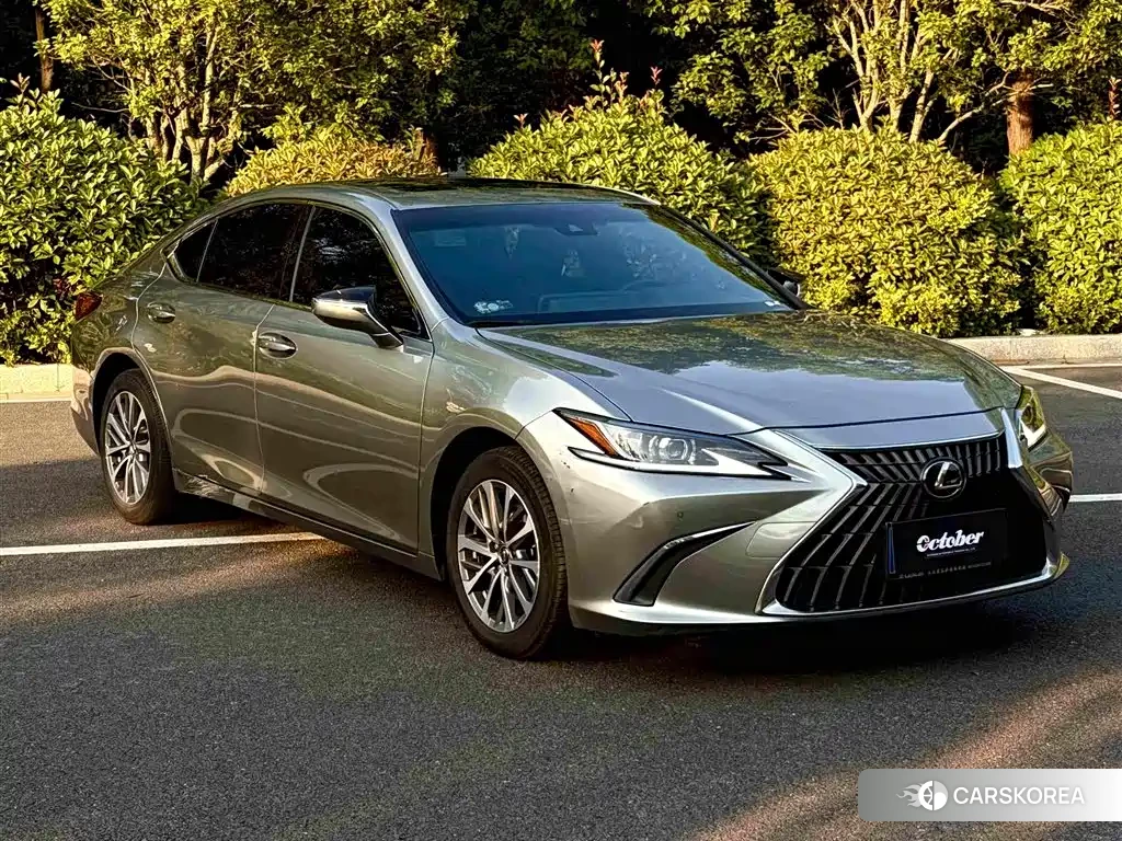 Lexus ES 2024 Silver/gray из Китая, фото 5