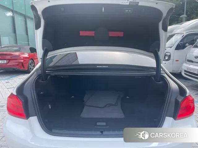 BMW 5 Series (G30) 2020 Белый из Кореи, фото 5