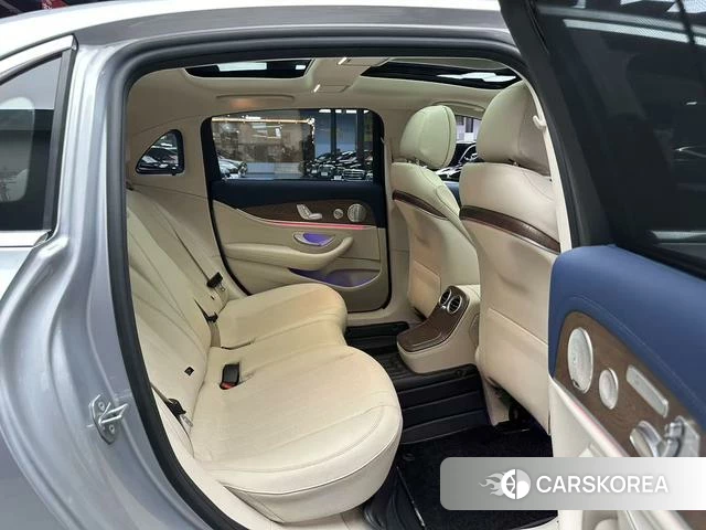 Mercedes-Benz E-class 2022 Серебристо-серый из Китая, фото 5