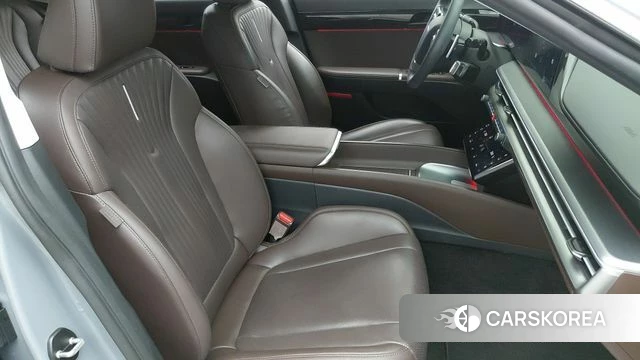 Hyundai Grandeur (GN7) 2023 Светло-серебряный цвет из Кореи, фото 5
