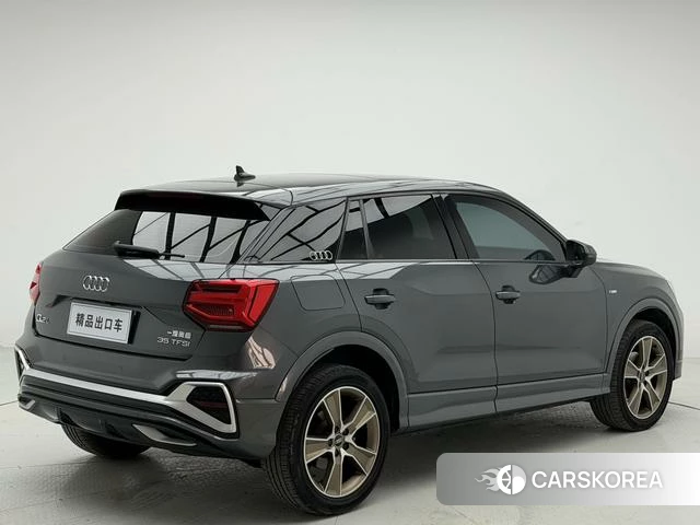 Audi Q2L 2022 Темно-серый из Китая, фото 5