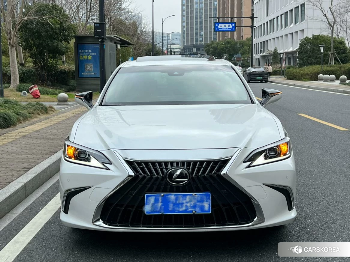 Lexus ES 2024 Белый из Китая, фото 5