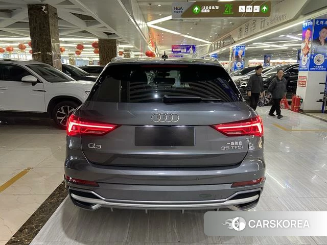 Audi Q3 2022 Темно-серый из Китая, фото 5